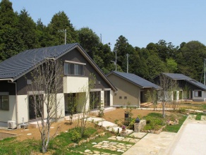 みち広場を囲む森と遊ぶ住宅